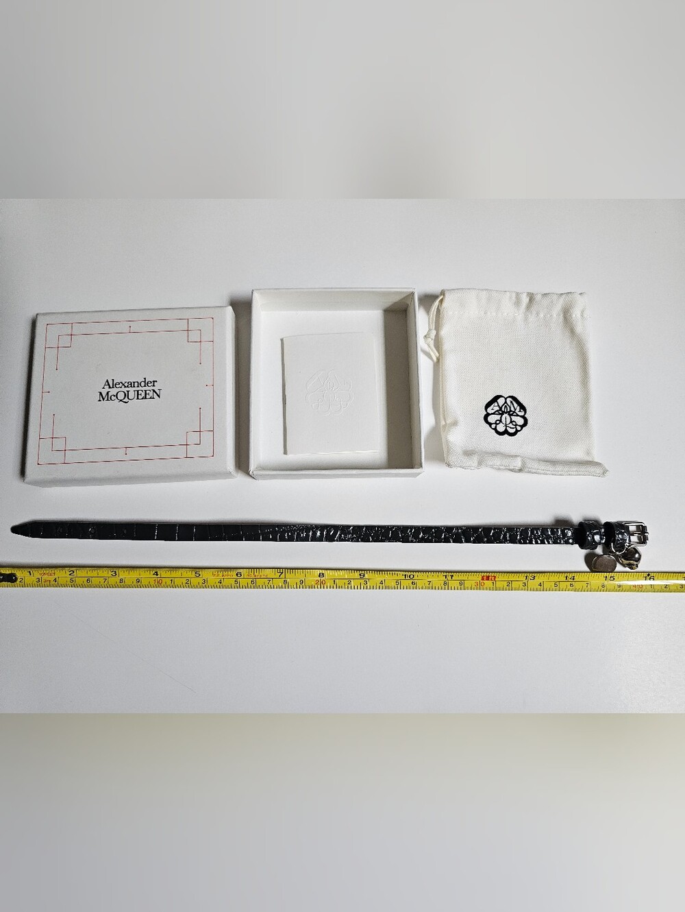 Alexander McQueen Gray Leather Double Wrap Bracelet with Skull Charm - Picture 5 of 7
